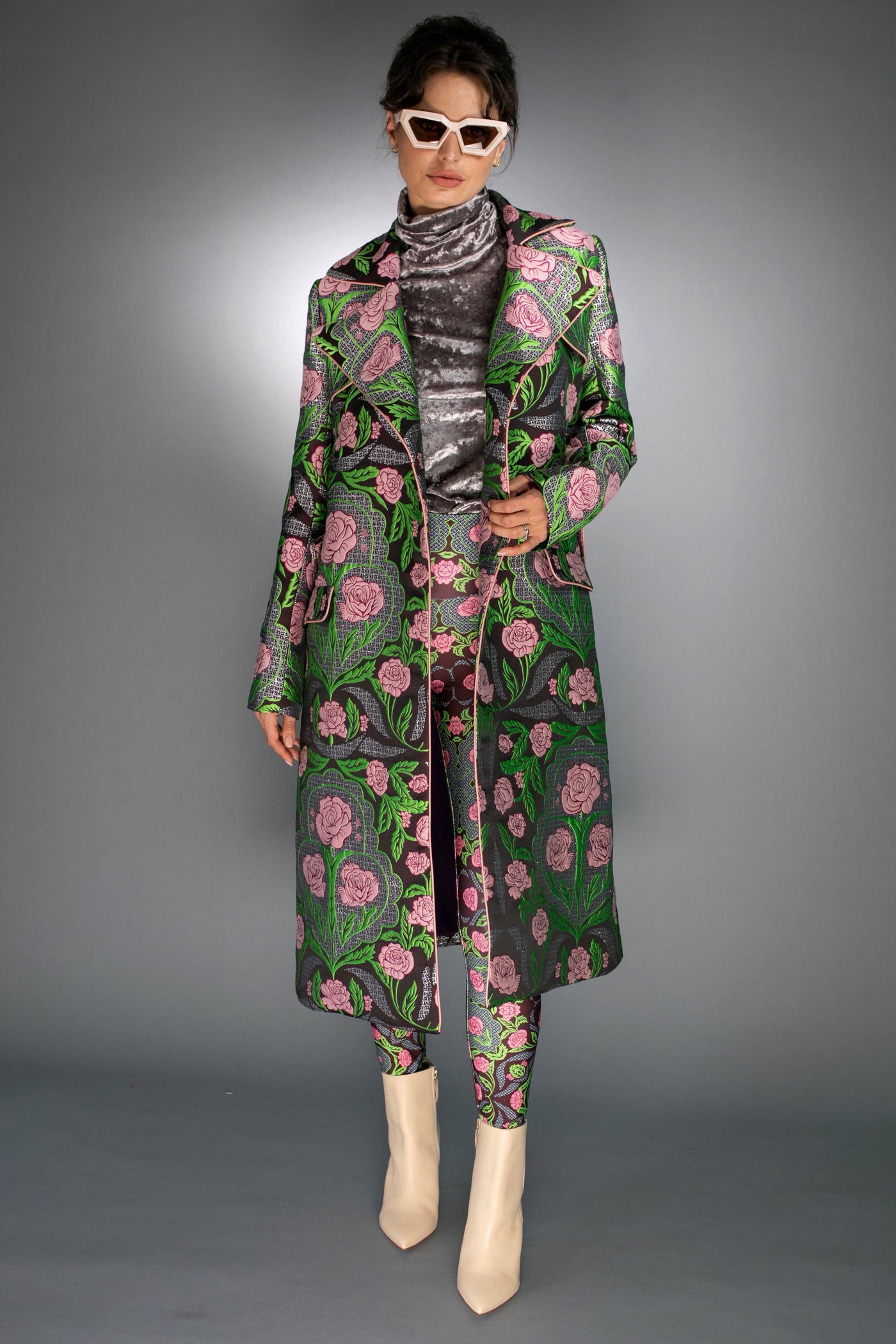 N-014B PINK ROSES-METALLIC JACQUARD COAT